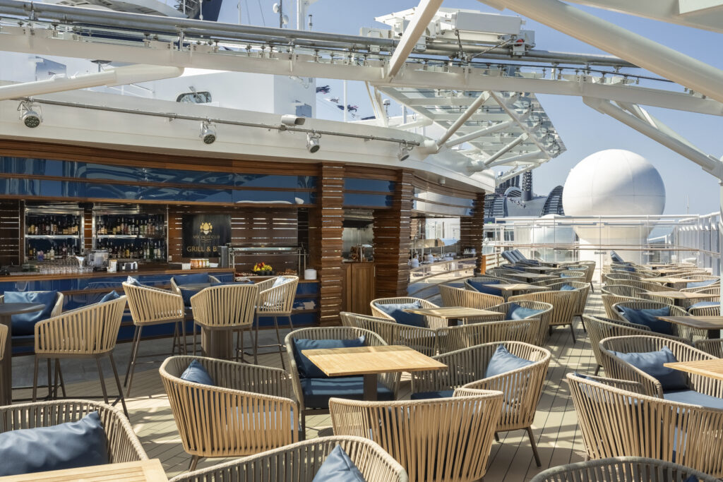 MSC-Yacht-Club-Sundeck&Pool-Bar&Grill_1IL4754